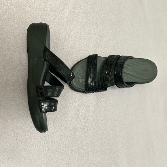 Lite Ride by Crocs Black Wedge Heel Sequin Straps Sz: 7 - Picture 5 of 7